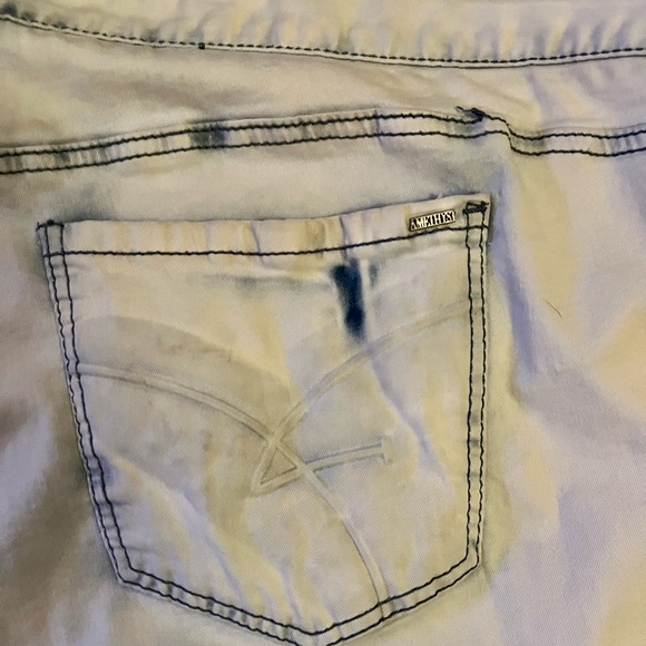 Amethyst Light Wash Distressed Skinny Jeans - Picture 3 of 11